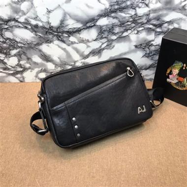ARMANI  2022新款休閒包包  尺寸：30-20-6CM
