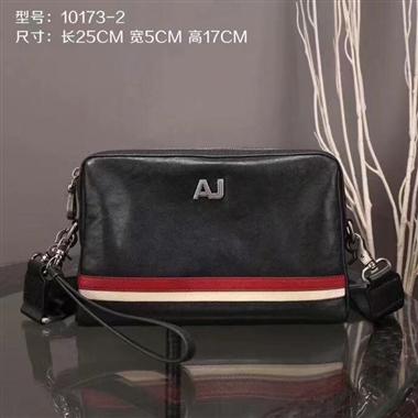 ARMANI   2022新款休閒包包  尺寸：25-17-5CM