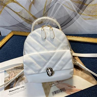 BVLGARI   2022新款時尚休閒包 尺寸:18 * 22 * 11CM