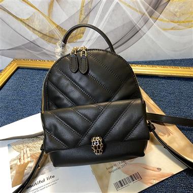 BVLGARI   2022新款時尚休閒包 尺寸:18 * 22 * 11CM