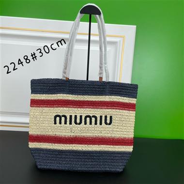 Miu Miu   2022新款時尚休閒包 尺寸:30*40*30CM