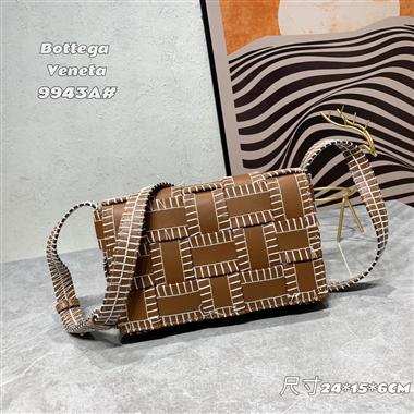 BOTTEGA VENETA   2022新款時尚休閒包 尺寸:24x15x6CM