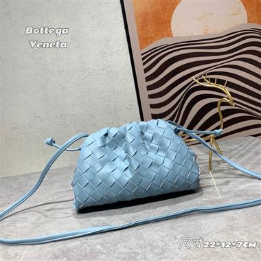 BOTTEGA VENETA   2022新款時尚休閒包 尺寸:22*12*7CM