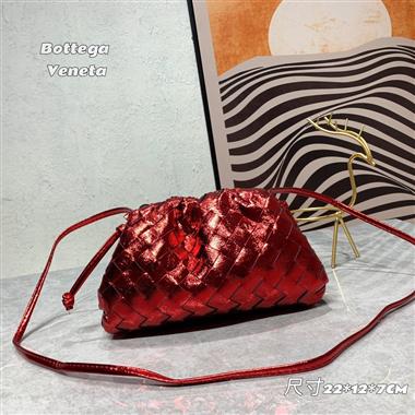 BOTTEGA VENETA   2022新款時尚休閒包 尺寸:22*12*7CM