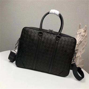 BOTTEGA VENETA   2022新款時尚休閒包 尺寸: 38*27*7CM