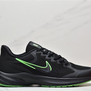 Nike Zoom Pegasus登月系列透氣緩震疾速跑鞋