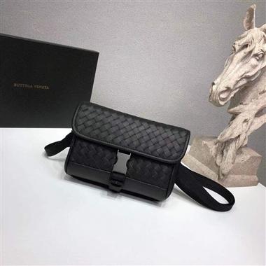 BOTTEGA VENETA  2022新款時尚休閒包  尺寸:21×16×4CM