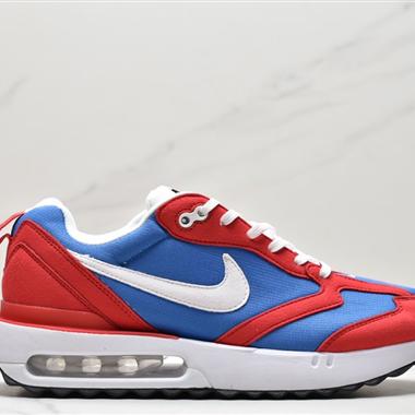 Nike Air Max React 運動鞋