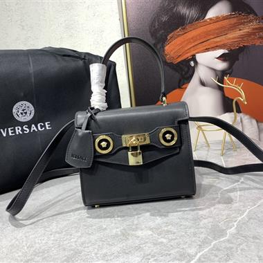 VERSACE   2022新款女生時尚休閒包 尺寸:18-14.5-8CM