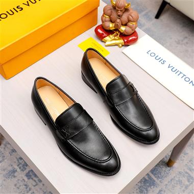 LOUIS VUITTON   2023新款休閒時尚男生鞋子