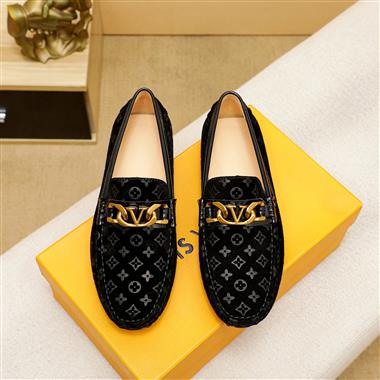 LOUIS VUITTON    2023新款休閒時尚男生鞋子