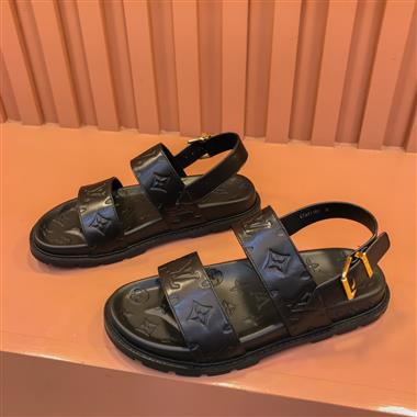 Louis Vuitton     2023新款休閒時尚男生鞋子