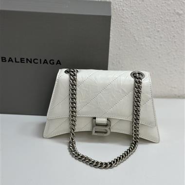 BALENCIAGA   2023新款女生時尚休閒包  尺寸：22CM