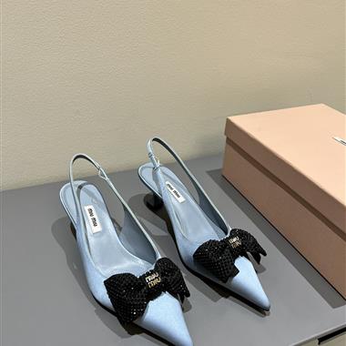 MiuMiu   2023新款休閒時尚女生鞋子