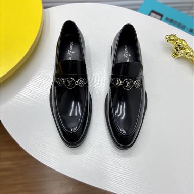 Louis Vuitton   2023新款休閒時尚男生鞋子