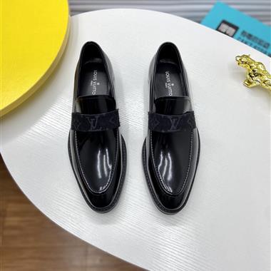 Louis Vuitton   2023新款休閒時尚男生鞋子