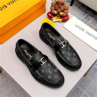 LOUIS VUITTON   2023新款休閒時尚男生鞋子