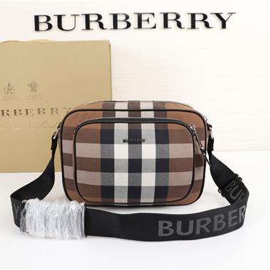 BURBERRY   2023新款女生時尚休閒包  尺寸:22.5 x 8.2 x 14.5CM