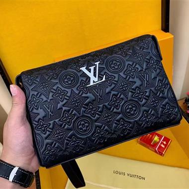 LOUIS VUITTON    2023新款男生時尚休閒包 尺寸:28x17x4CM