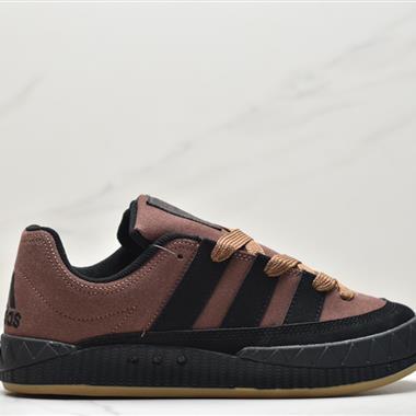 Adidas team court  面包鞋