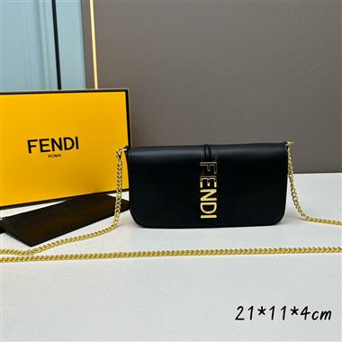 FENDI   2023新款女生時尚休閒包 尺寸:11X4X21.5CM