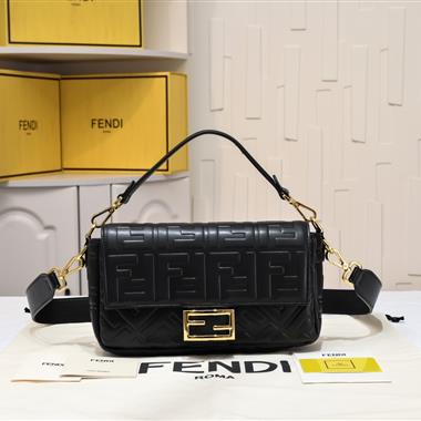 FENDI   2023新款女生時尚休閒包 尺寸:26*5*15CM