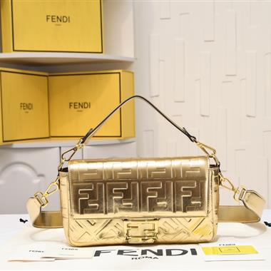 FENDI   2023新款女生時尚休閒包 尺寸:26*5*15CM