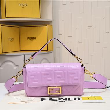 FENDI   2023新款女生時尚休閒包 尺寸:26*5*15CM