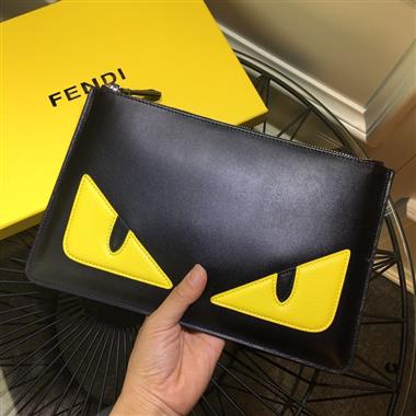 FENDI   2023新款男生時尚休閒包  尺寸：28-17CM