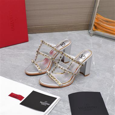 Valentino   2023新款休閒時尚女生鞋子