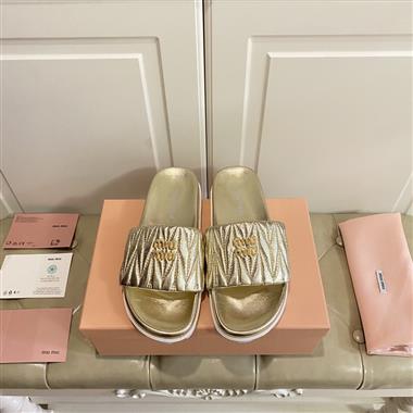 MiuMiu   2023新款休閒時尚女生鞋子