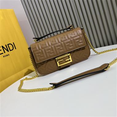 FENDI   2023新款女生時尚休閒包 尺寸：24X 14.5x7CM