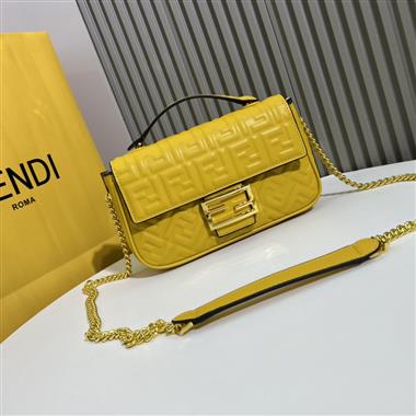 FENDI   2023新款女生時尚休閒包 尺寸：24X 14.5x7CM