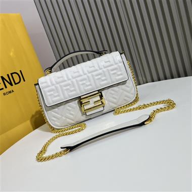 FENDI   2023新款女生時尚休閒包 尺寸：24X 14.5x7CM