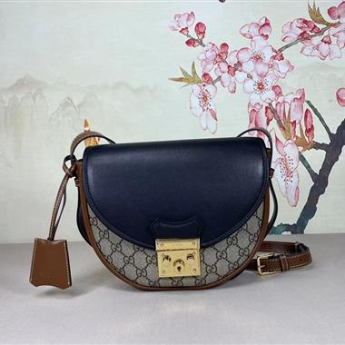 GUCCI   2023新款女生時尚休閒包  尺寸：22*19.5*6.5CM