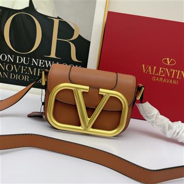  Valentino   2023新款女生時尚休閒包 尺寸：18x12.5x7.5CM