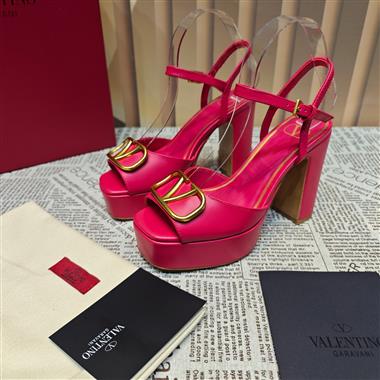 Valentino   2023新款休閒時尚女生鞋子