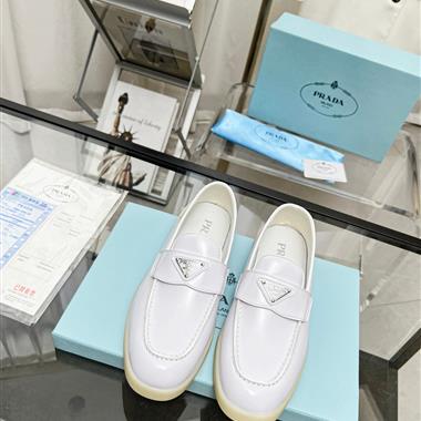 PRADA   2023新款休閒時尚女生鞋子