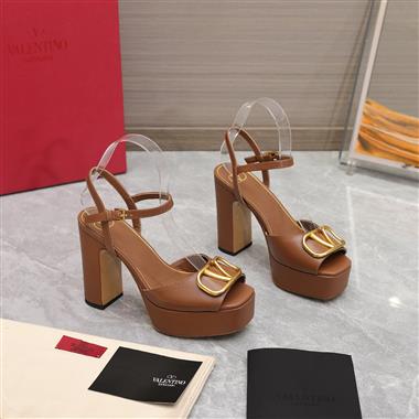 Valentino   2023新款休閒時尚女生鞋子