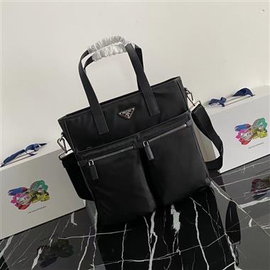 PRADA   2023新款男生時尚休閒包 尺寸:34*34.5*7CM