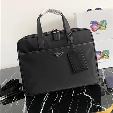 PRADA   2023新款男生時尚休閒包 尺寸:39*29*11CM
