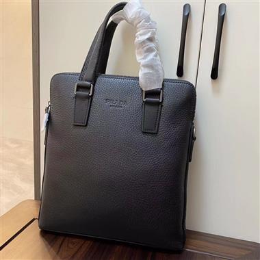 PRADA   2023新款男生時尚休閒包  尺寸:24*32*6CM
