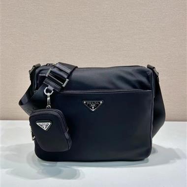 PRADA   2023新款男生時尚休閒包 尺寸:30*24*9CM