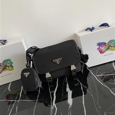 PRADA   2023新款男生時尚休閒包 尺寸:22*16*8.5CM