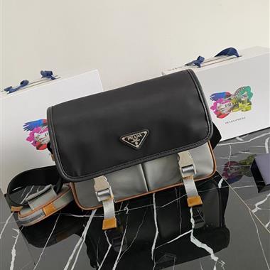 PRADA   2023新款男生時尚休閒包 尺寸:26*20*10CM