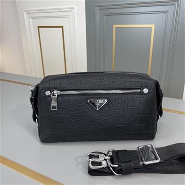 PRADA   2023新款男生時尚休閒包 尺寸:25*14*11CM