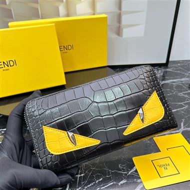 FENDI   2023新款女生時尚休閒包 尺寸：19-10-2.5CM