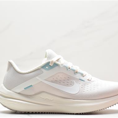 Nike Air Zoom Winflo 10 登月跑鞋