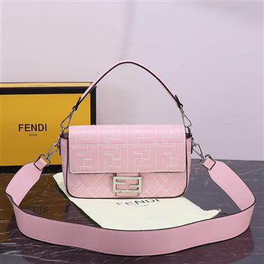 FENDI   2023新款女生時尚休閒包  尺寸：25*13CM