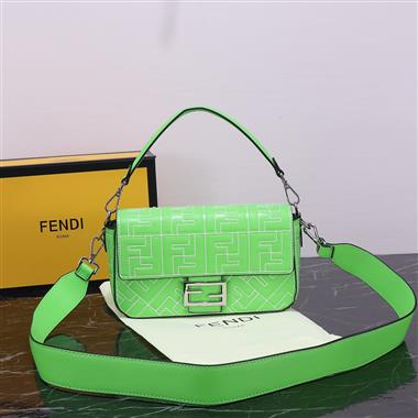 FENDI   2023新款女生時尚休閒包  尺寸：25*13CM